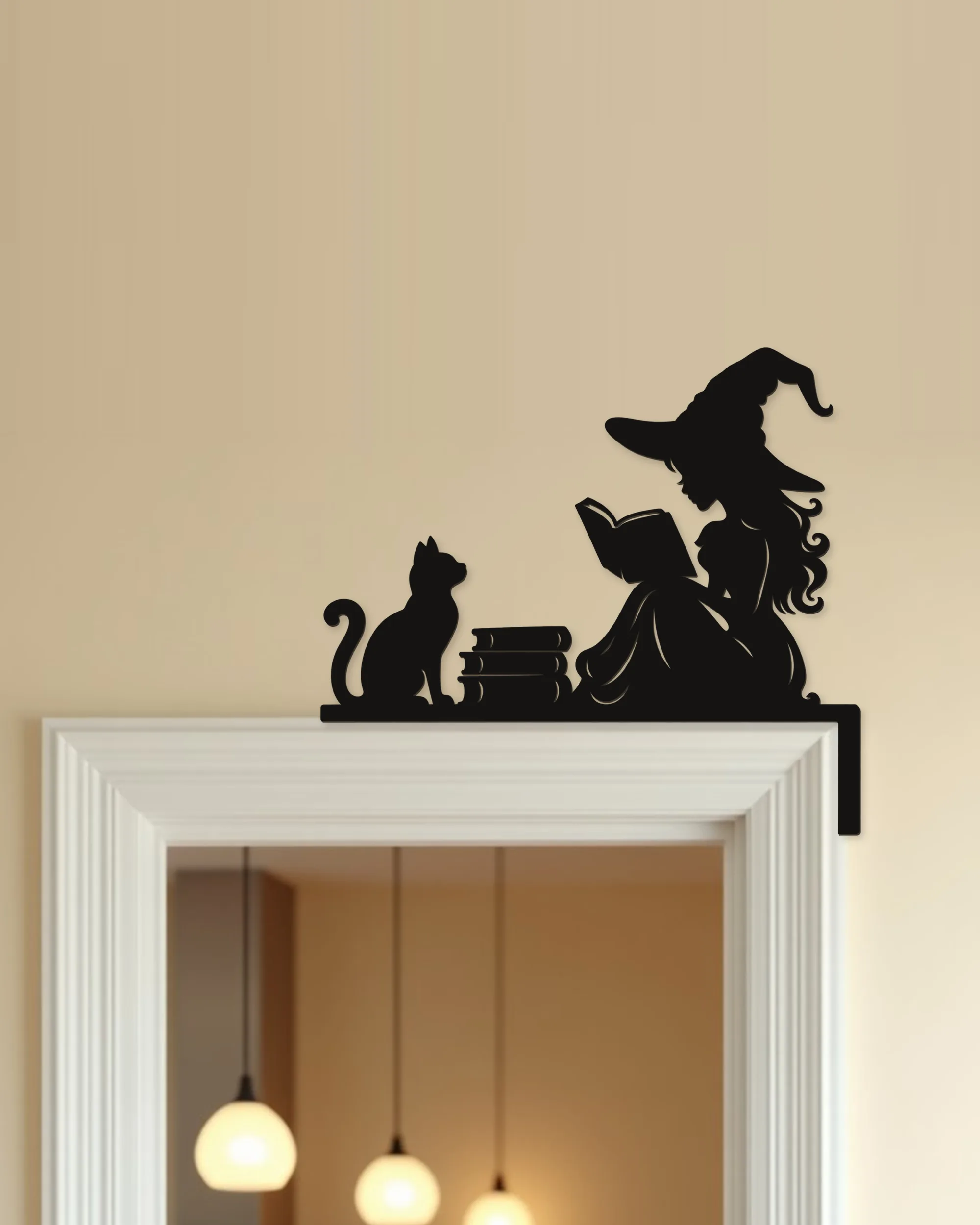 Halloween Türdeko Lesende Hexe mit Büchern